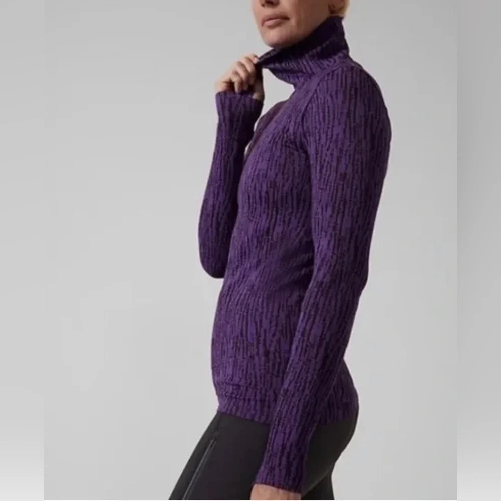 Athleta Flurry Elemental Turtleneck Size Small Purple Black Long Sleeve Layering